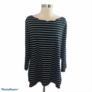 41 Hawthorn Top With Vertical Black White Stripes